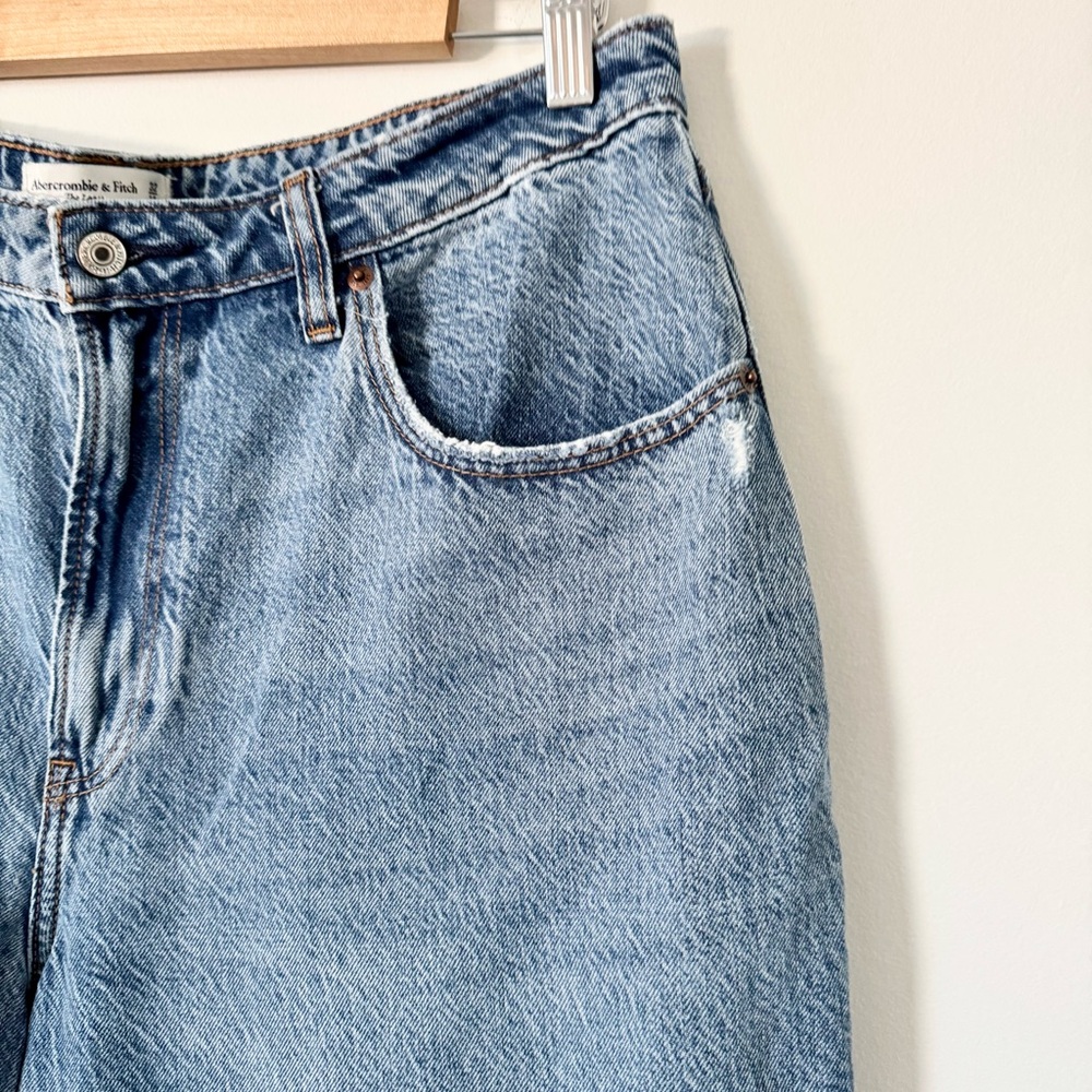 Abercrombie & Fitch Curve Love High Rise Loose Jean Size 14/32 - Picture 7 of 15